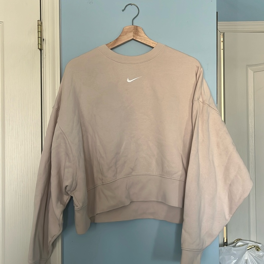 S Nike sweatshirt